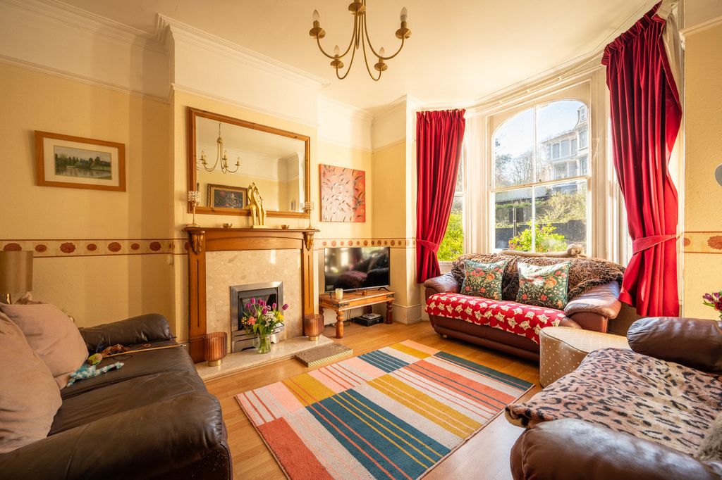 Property photo 2 of 13