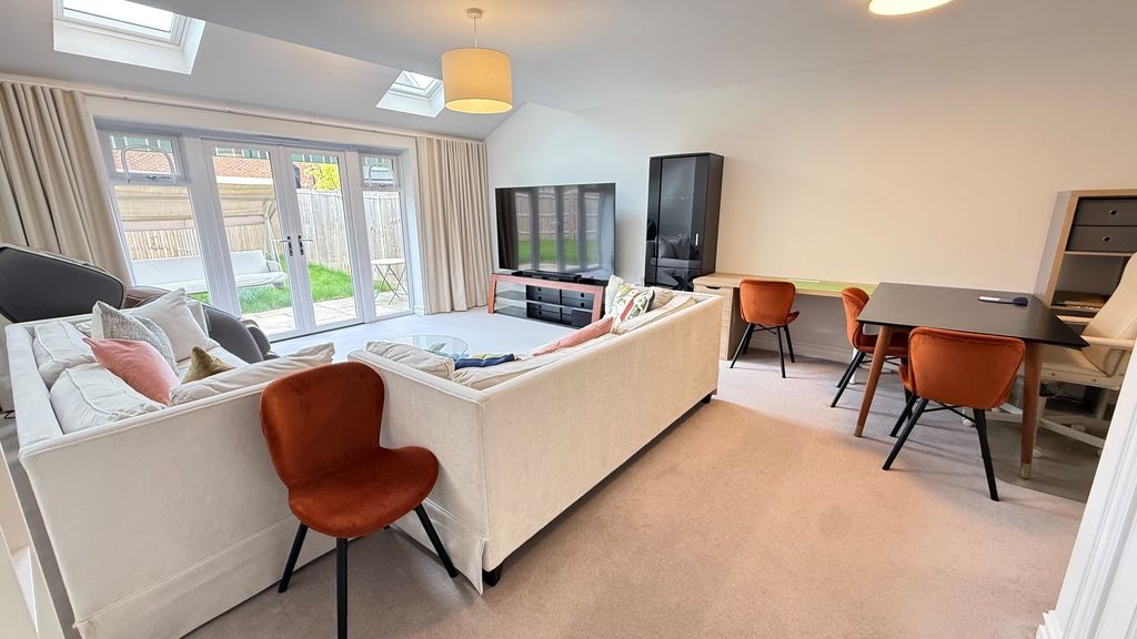 Property photo 2 of 11 Living Room