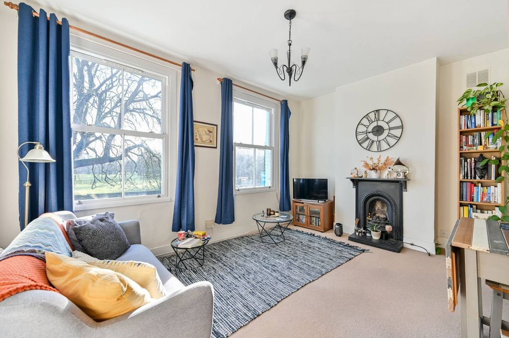 Property photo 3 of 7