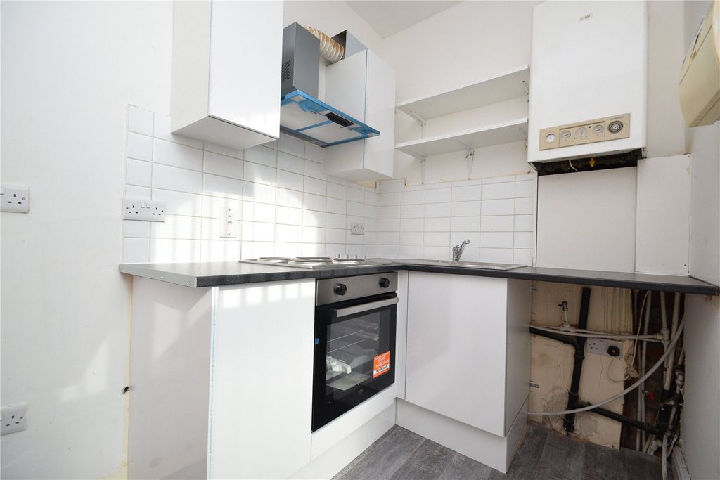 Property photo 3 of 8 Picture No. 04