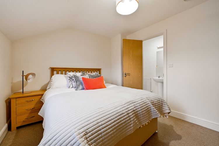 Property photo 2 of 7 Brock_Grove_2_5