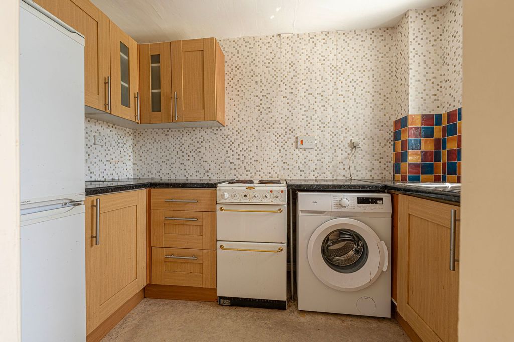 Property photo 2 of 26