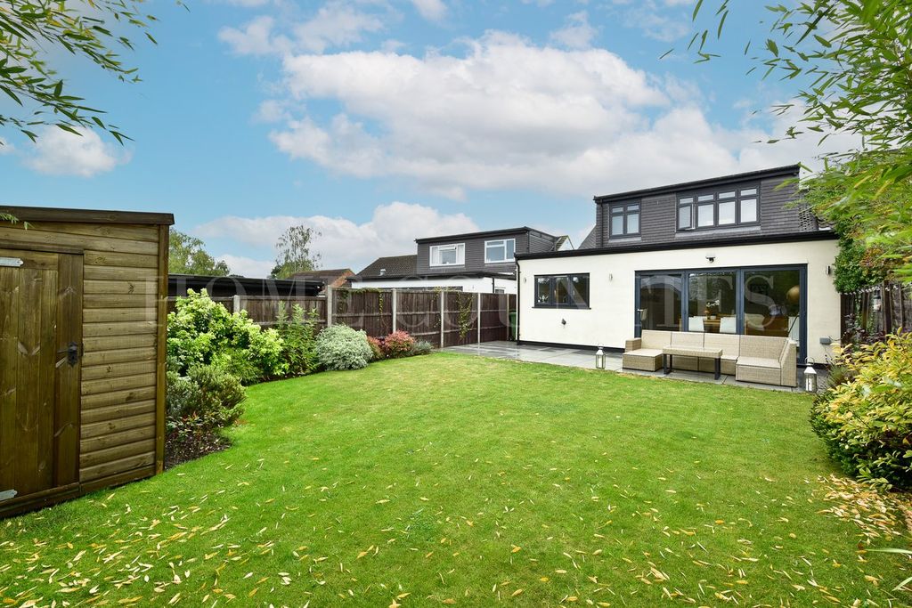 Property photo 1 of 32