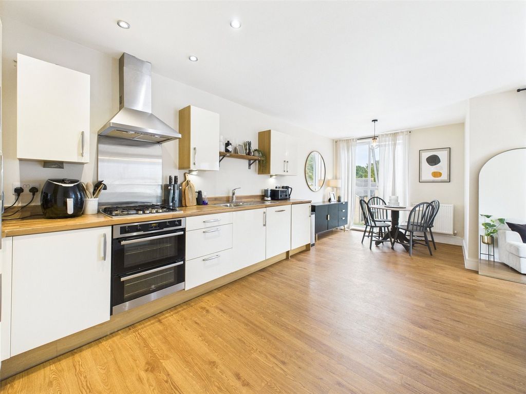 Property photo 2 of 11 Picture No. 13