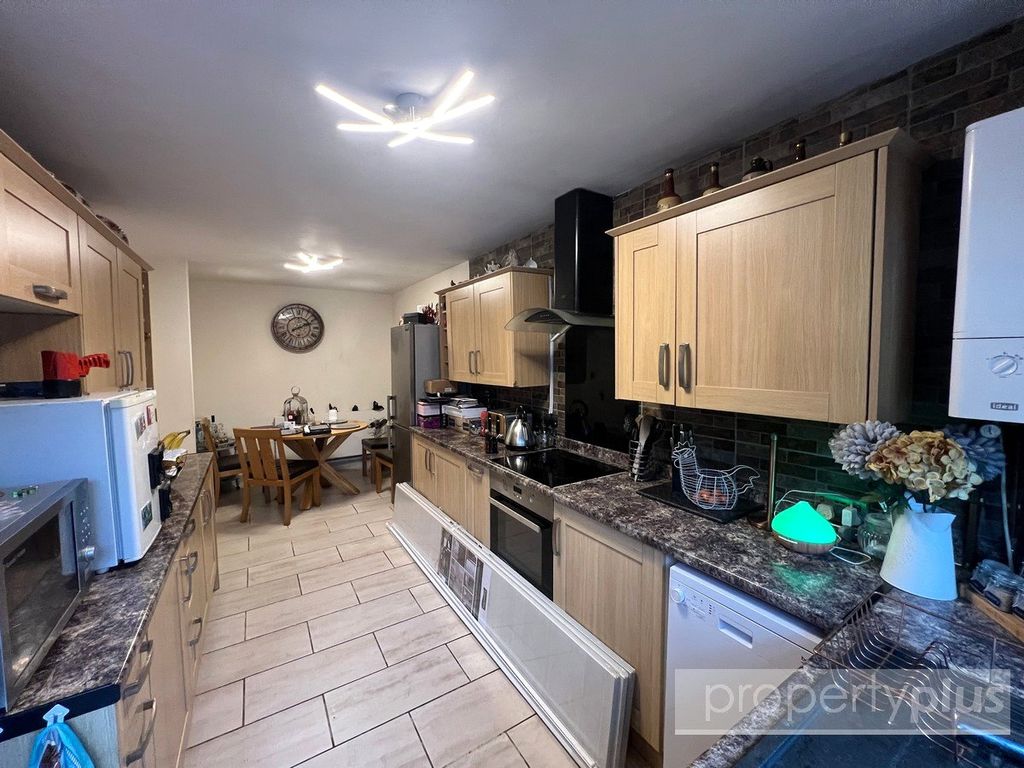 Property photo 2 of 13 Picture No. 12