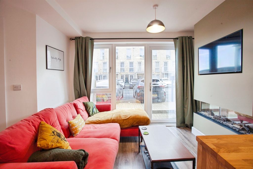 Property photo 3 of 19