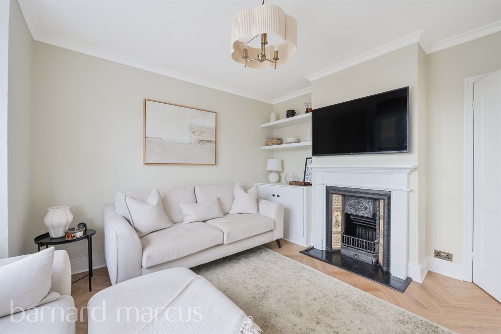 Property photo 2 of 16