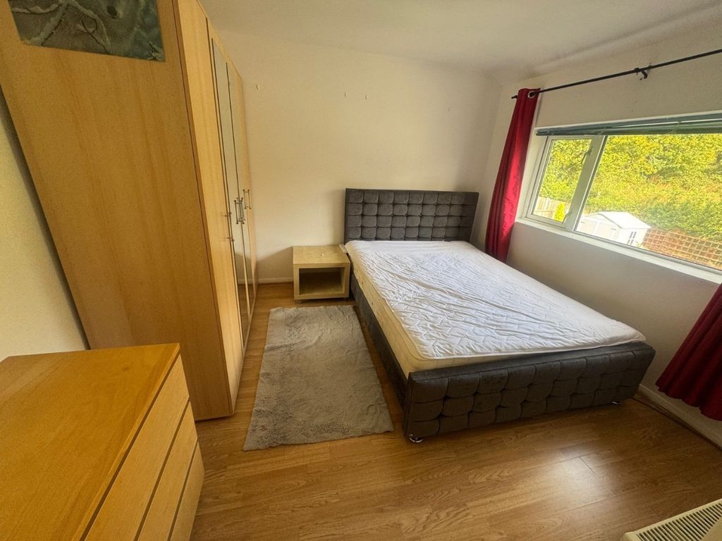 Property photo 2 of 13 4706211