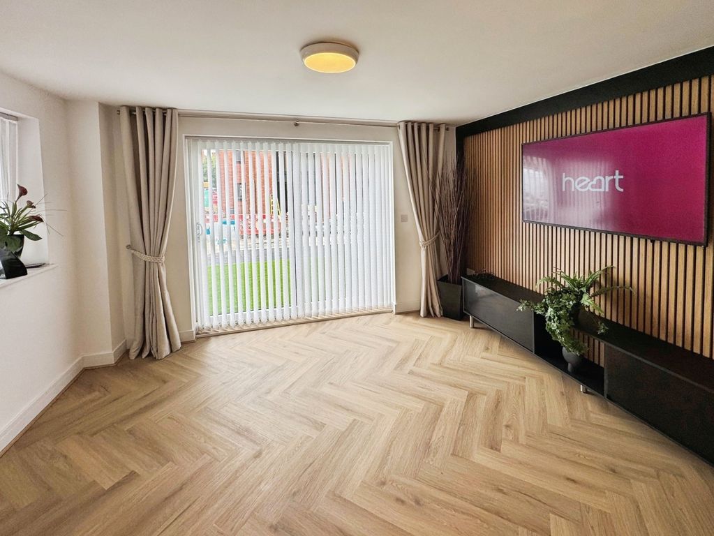 Property photo 3 of 23 Show Home Photograph