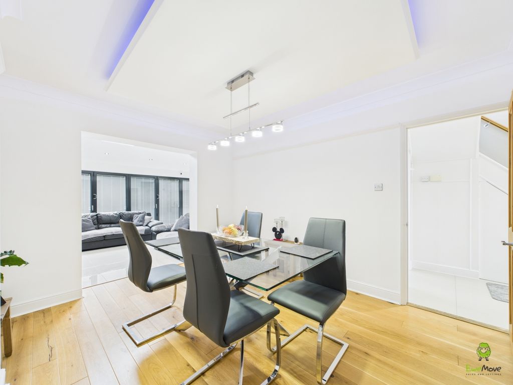 Property photo 2 of 24 Presented By Clinton At Ewemove Bexleyheath And Da