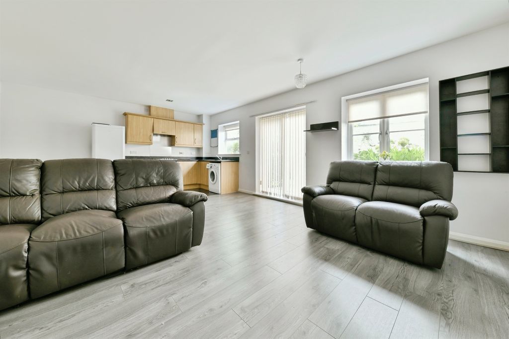 Property photo 2 of 14