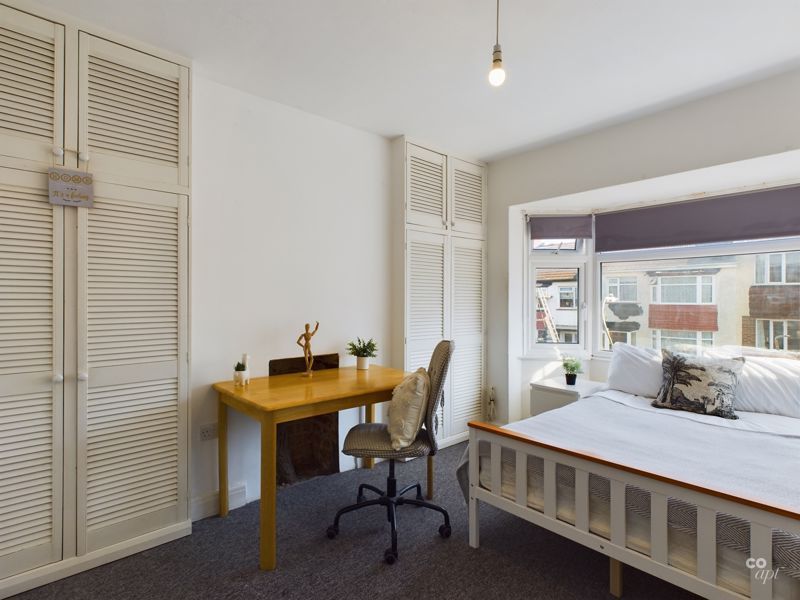 Property photo 1 of 8 Photo 12