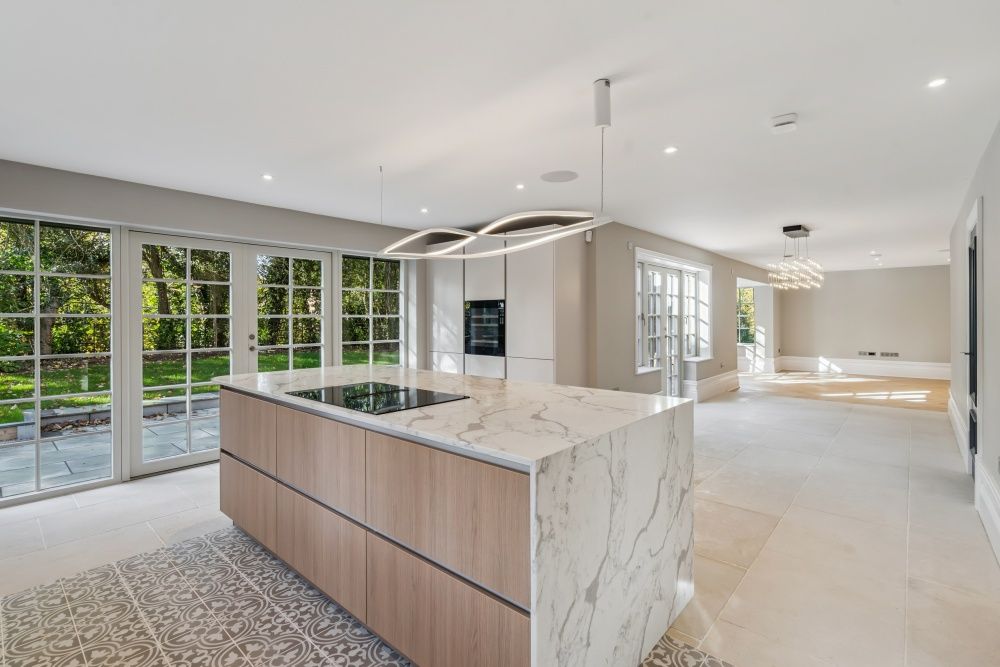 Property photo 2 of 25