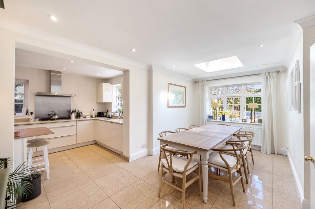 Property photo 2 of 16 Kitchen/Dining Room