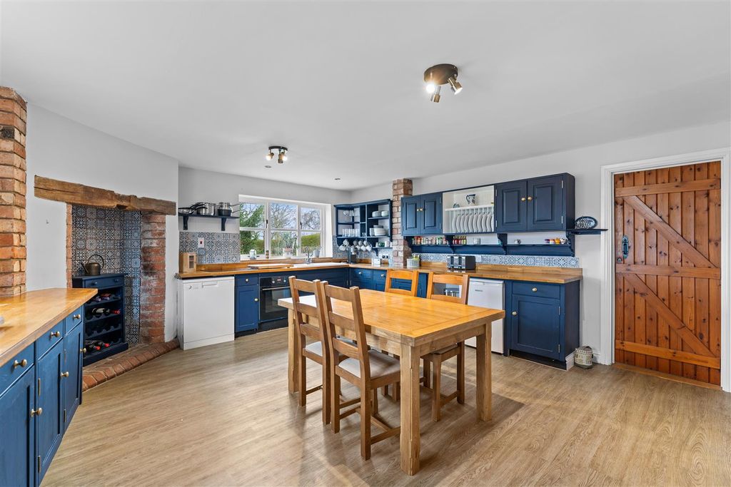 Property photo 3 of 41 Dining Kitchen