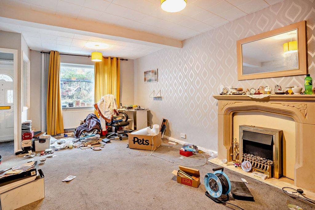 Property photo 2 of 18