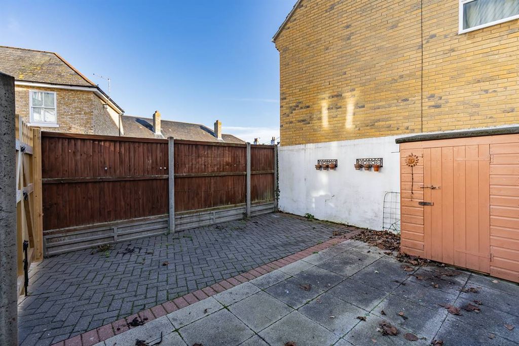 Property photo 3 of 19