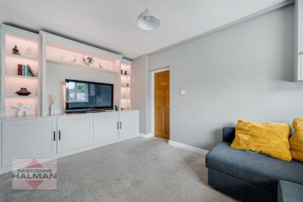Property photo 3 of 18 Family Room