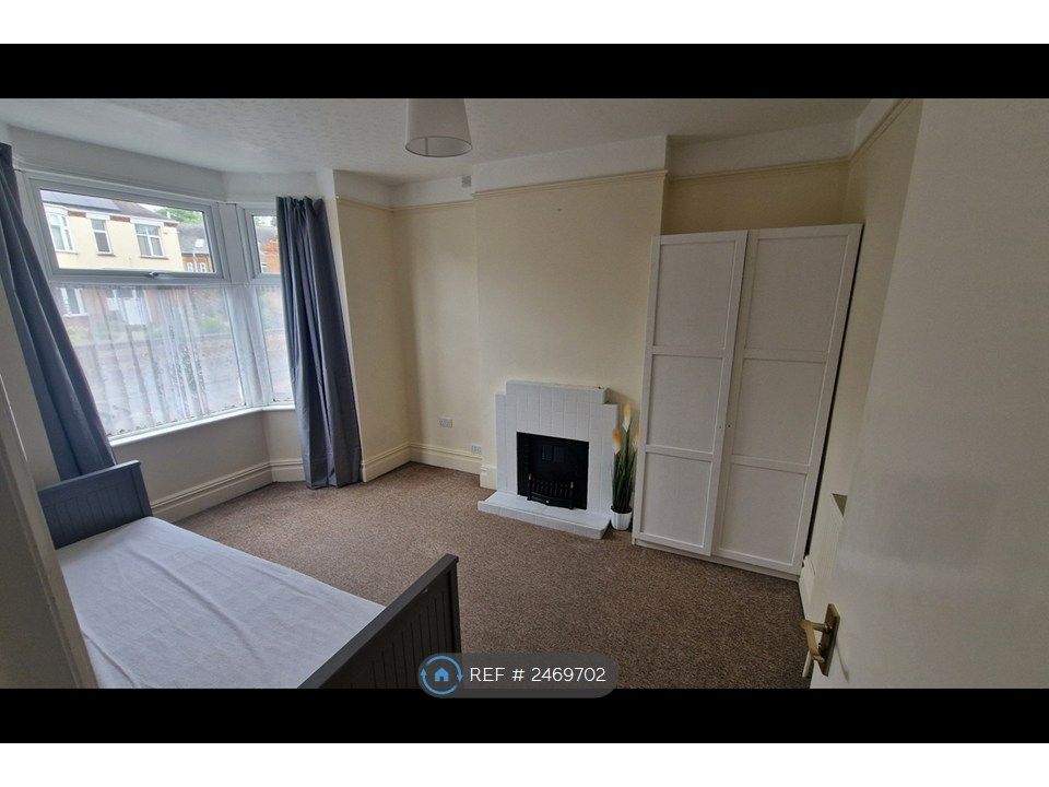 Property photo 2 of 9 Bedroom 1
