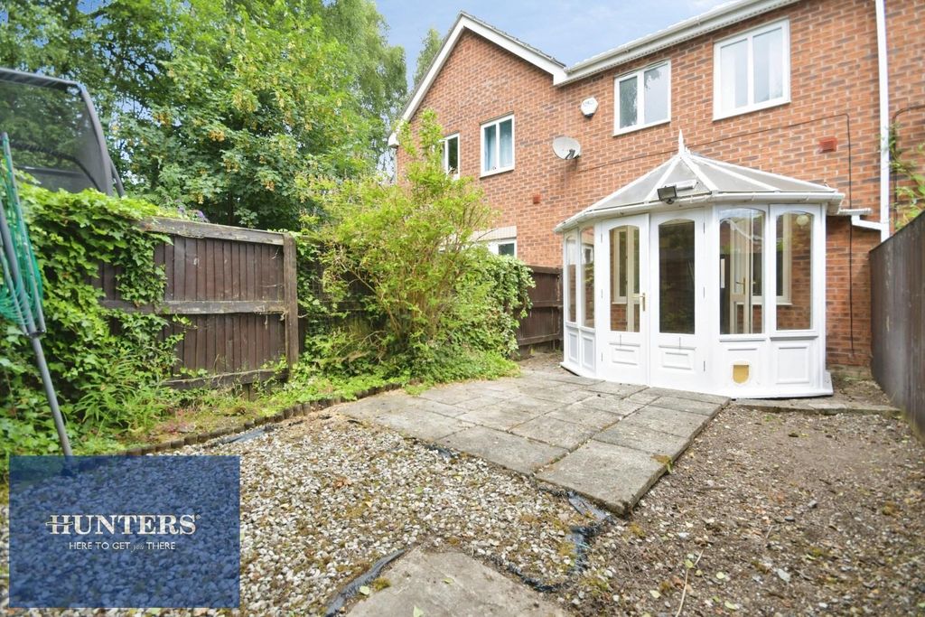 Property photo 2 of 16 Rear Garden 02.Jpg