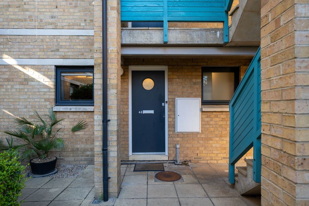 Property photo 2 of 23