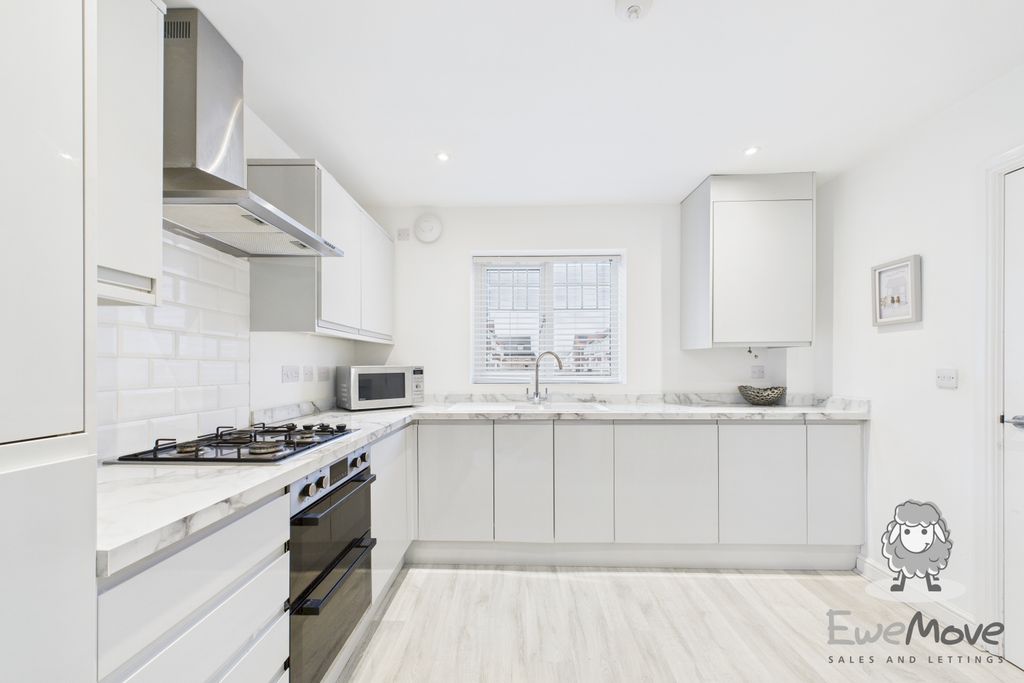 Property photo 3 of 13 13