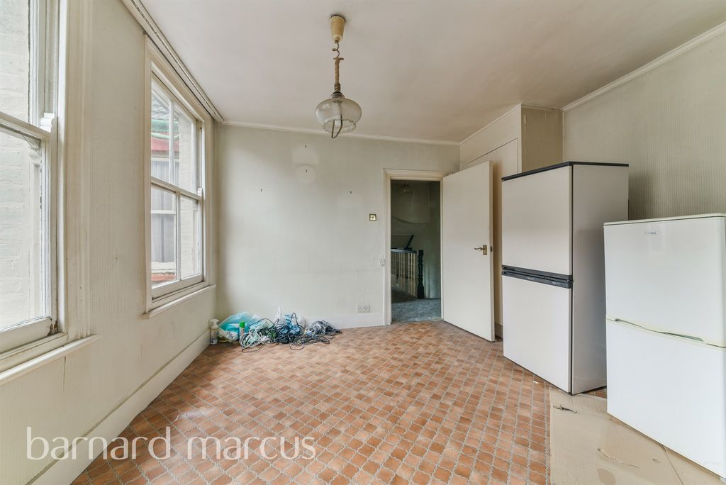 Property photo 2 of 5