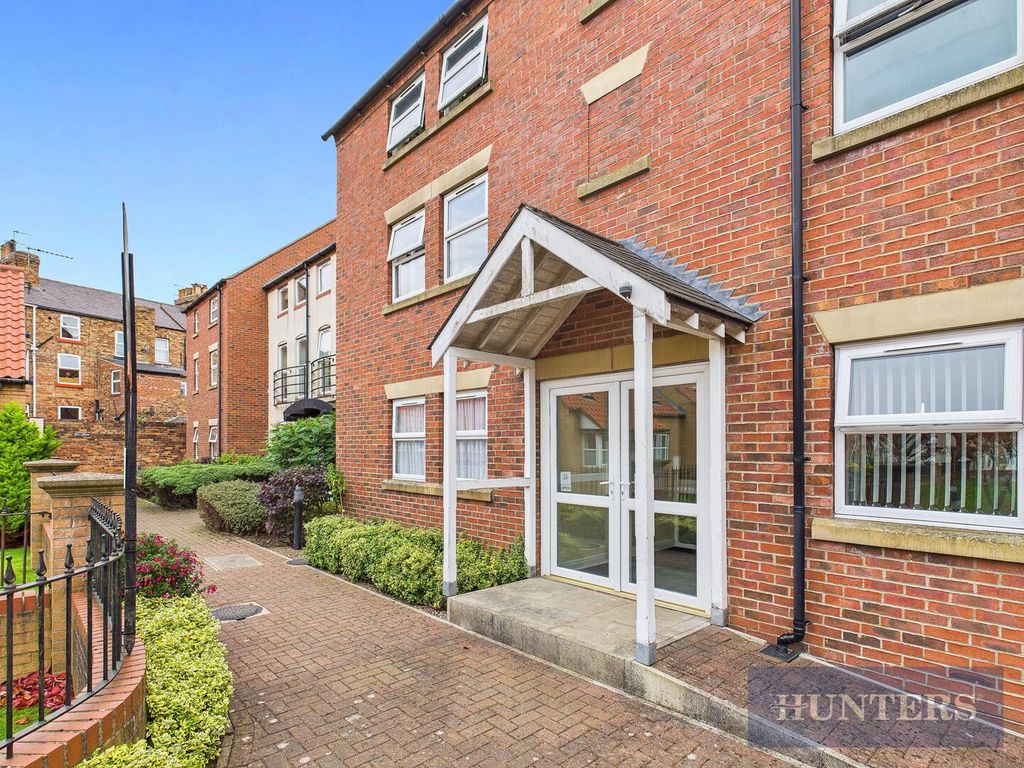 Property photo 1 of 12 Front (Exterior)