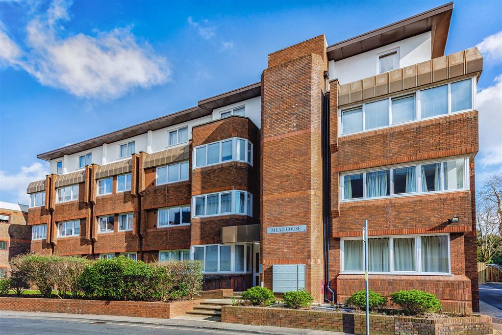 Property photo 1 of 9 Mead House External.Jpg