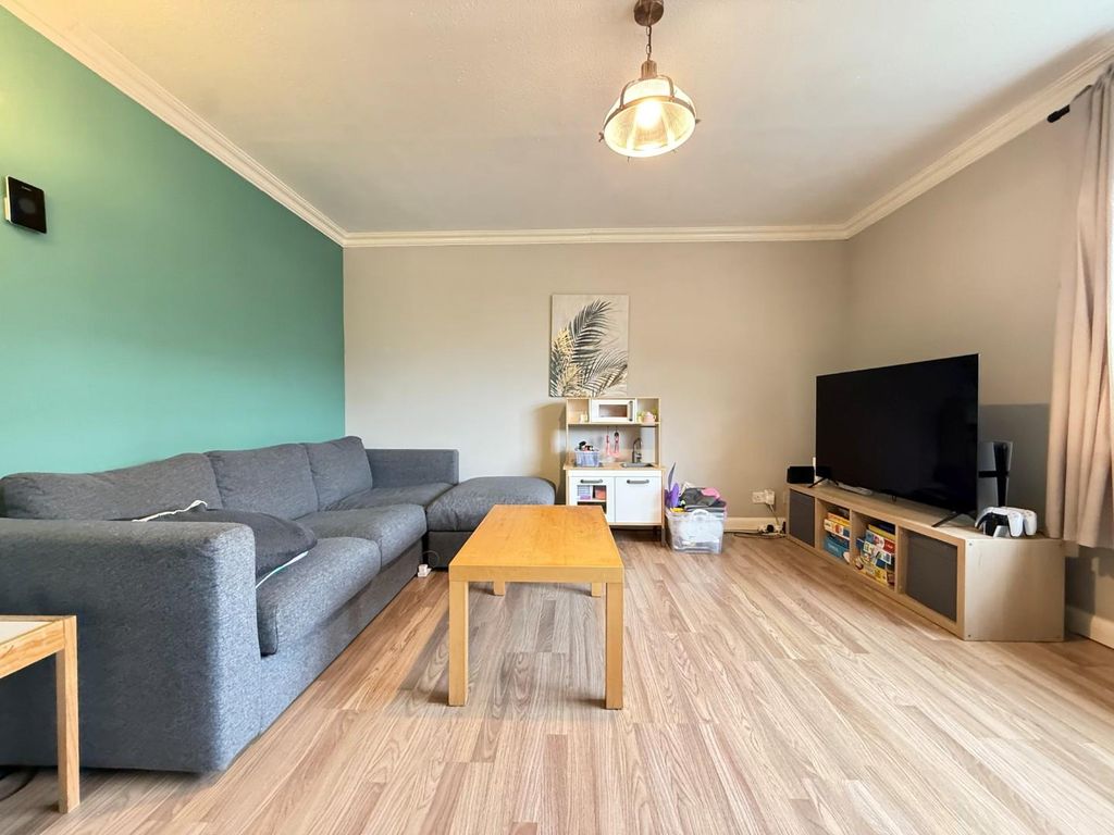 Property photo 3 of 11 21.Jpg