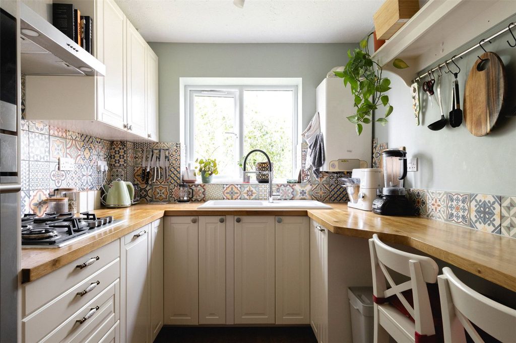 Property photo 3 of 8 Hewison Street E3