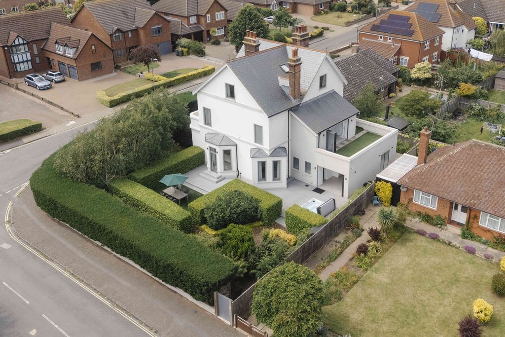 Property photo 1 of 38
