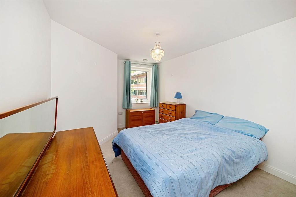 Property photo 3 of 11 06-23F4Jh- 18 Elgar Place-11 (1)-Medium.Jpg