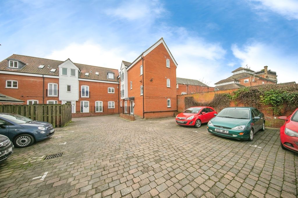 Property photo 1 of 10