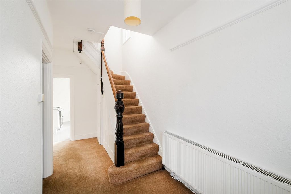 Property photo 2 of 27 28 Blenheim Avenue-6_Web.Jpg