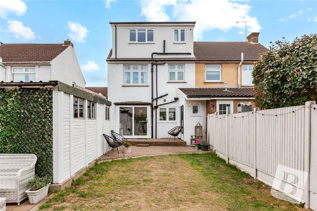 Property photo 2 of 18 Picture No. 12