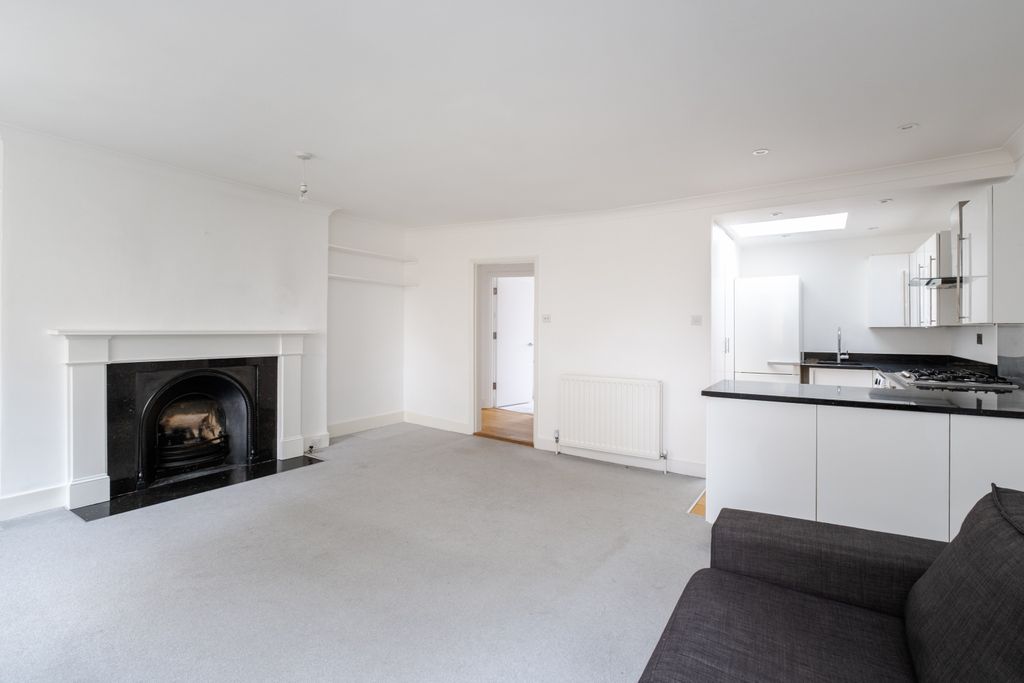 Property photo 3 of 12