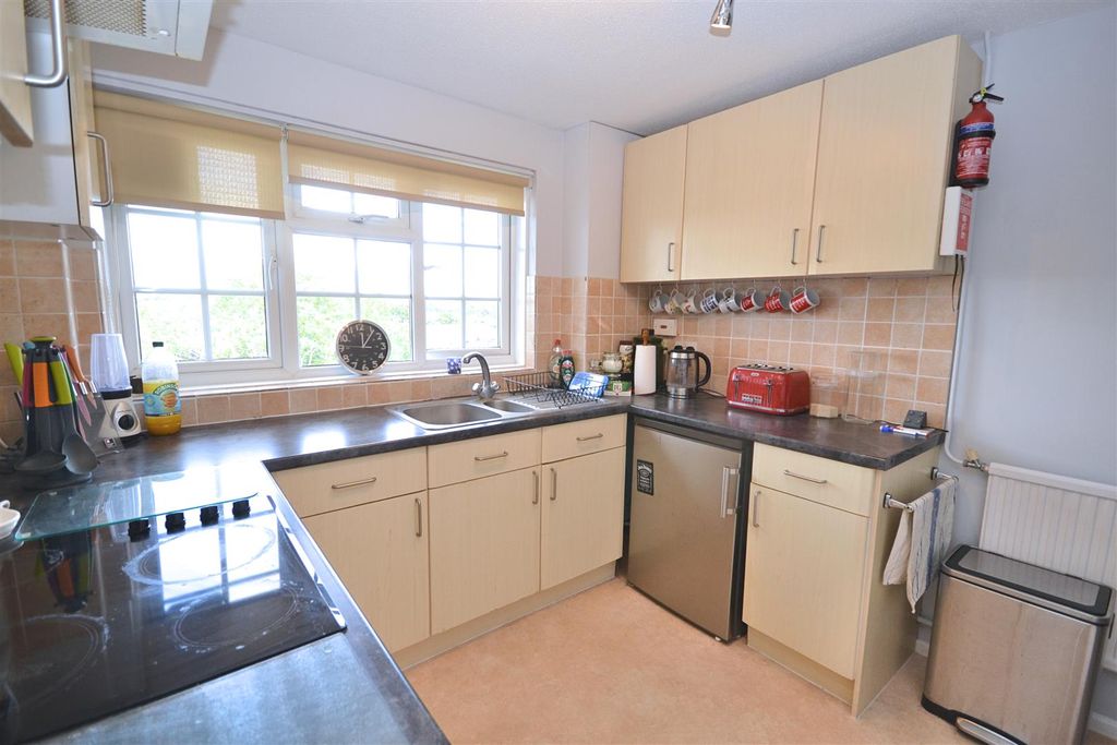 Property photo 3 of 13 0015.Png