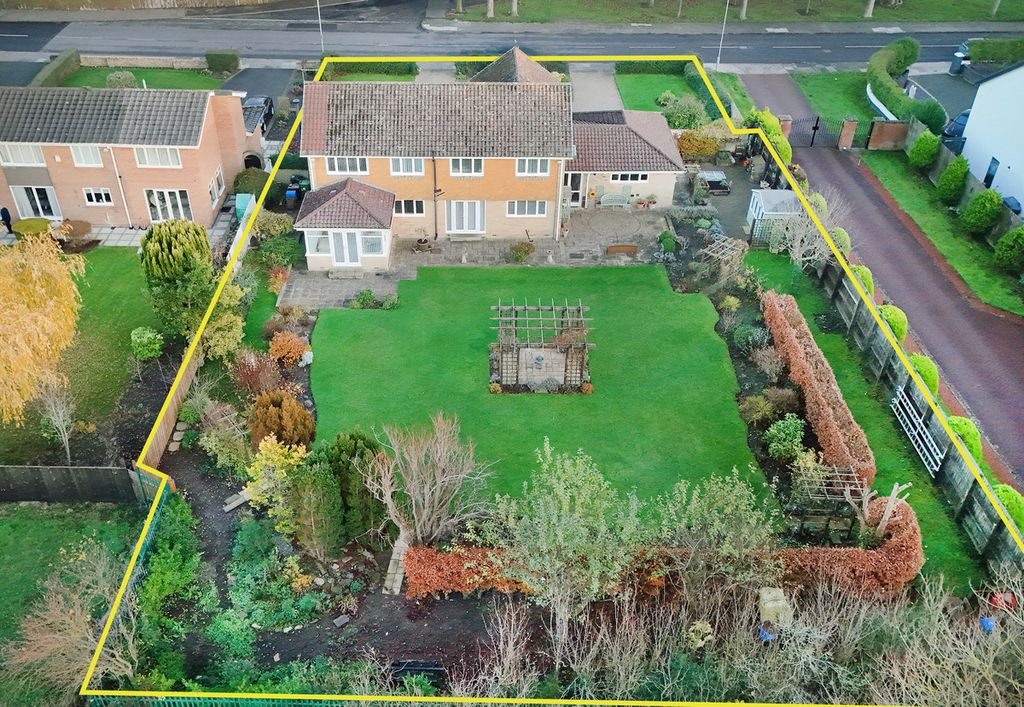 Property photo 3 of 49