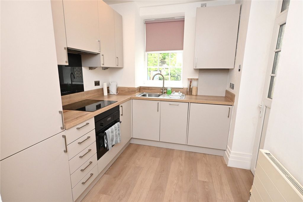 Property photo 3 of 10 Picture No. 05