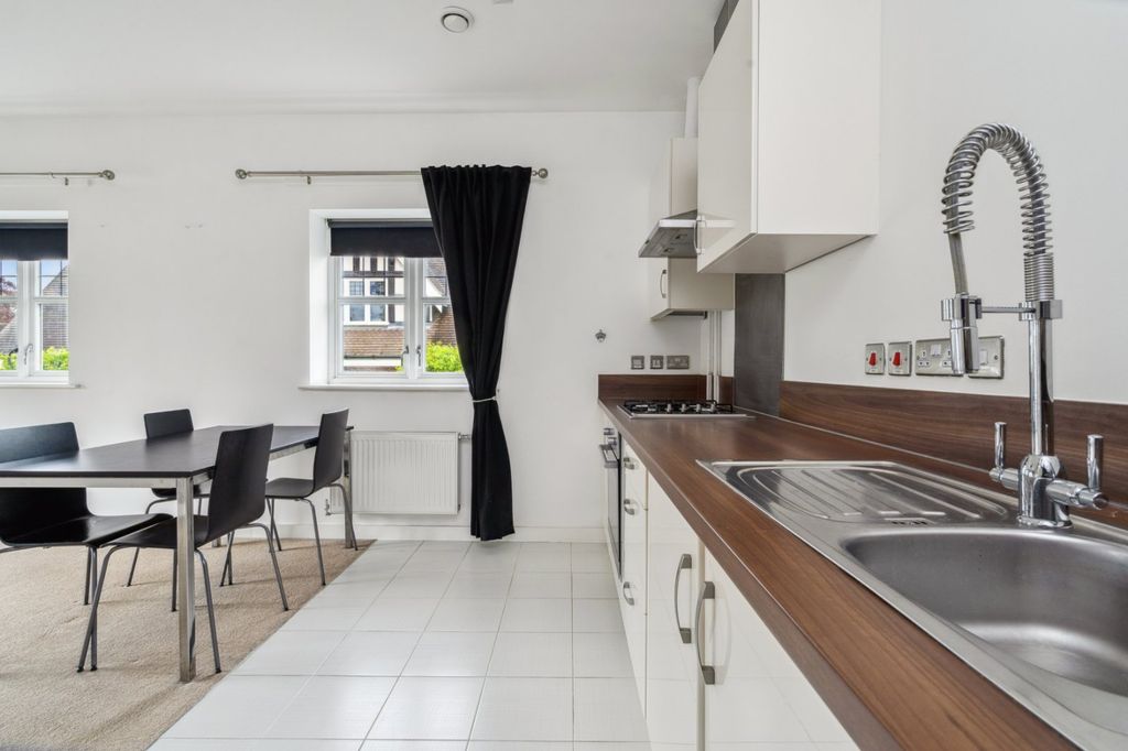 Property photo 3 of 12 Kitchen