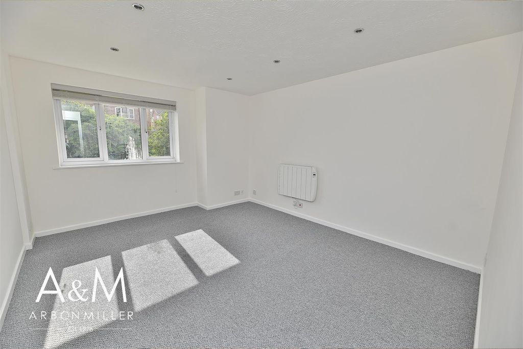 Property photo 3 of 6 5.Jpg