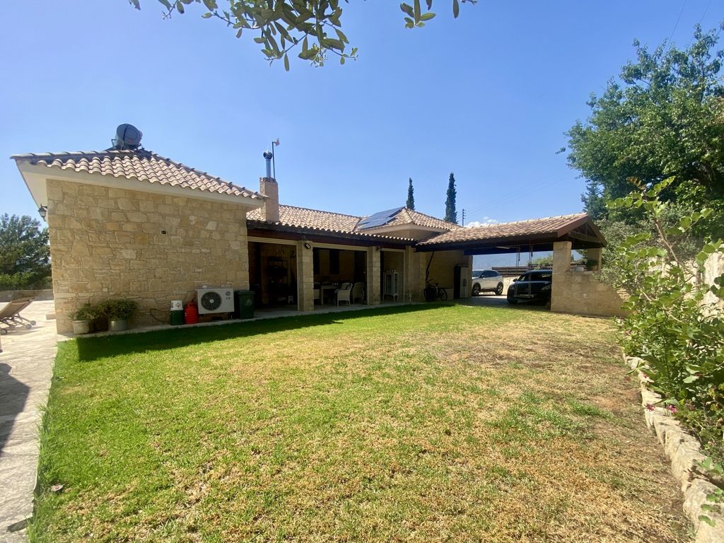 Property photo 2 of 26