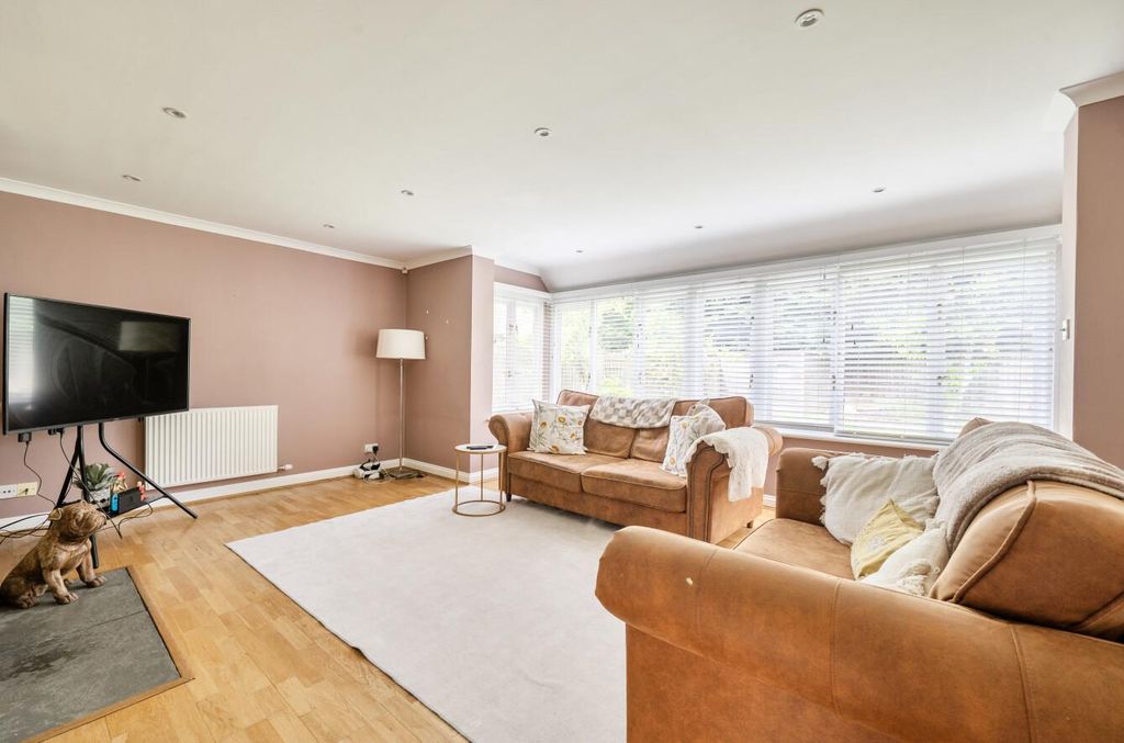Property photo 3 of 17 1465427-12-6A0Ed611d3De6.Jpg