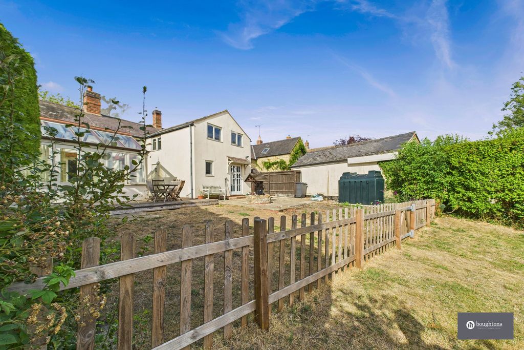 Property photo 3 of 33