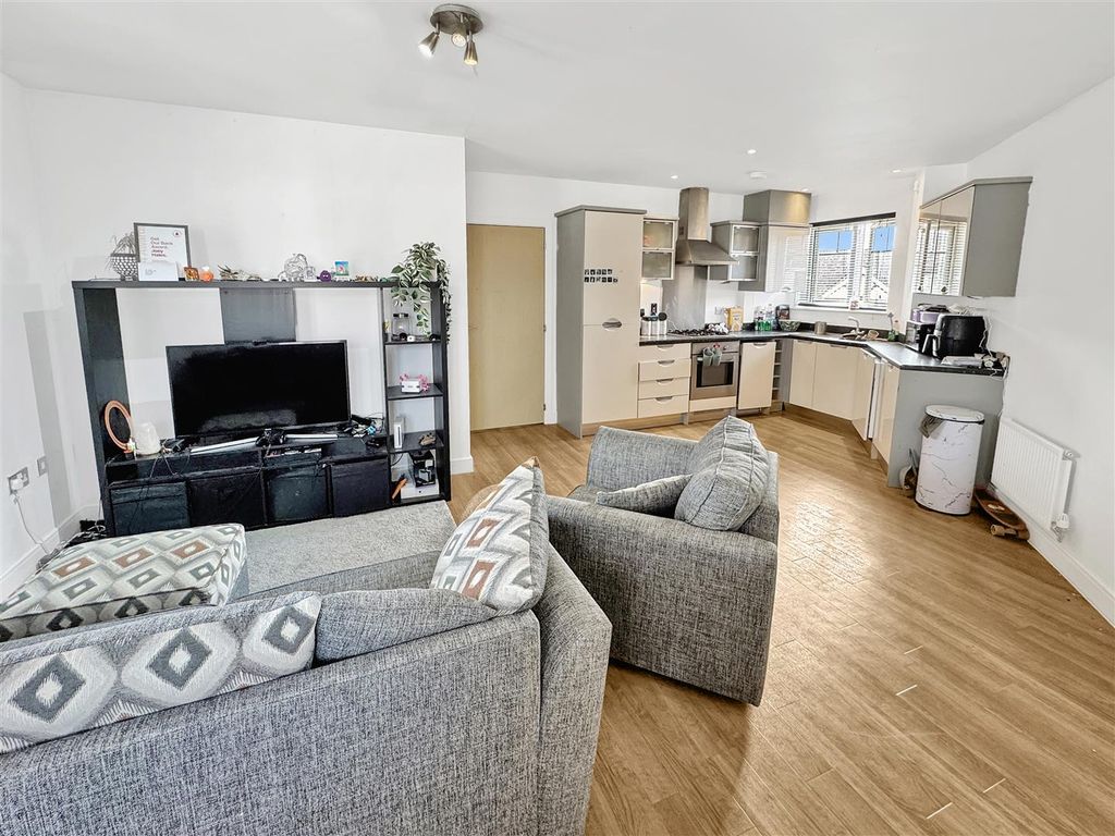 Property photo 1 of 7 3B195Be4845359Da533A977725310c537Ac7c425.Jpg