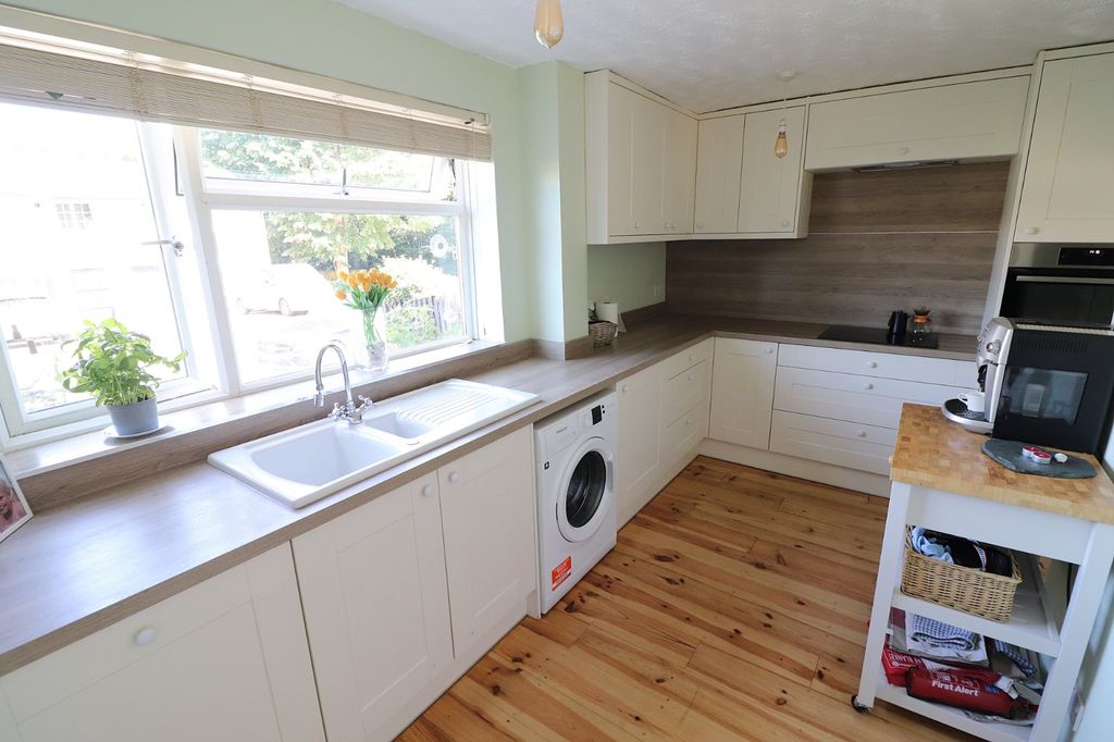 Property photo 2 of 17 Picture No. 38