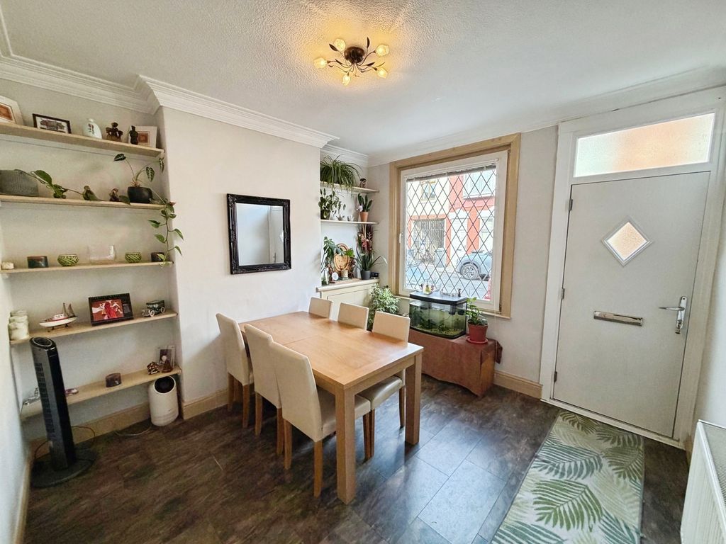Property photo 3 of 14 Dining Room