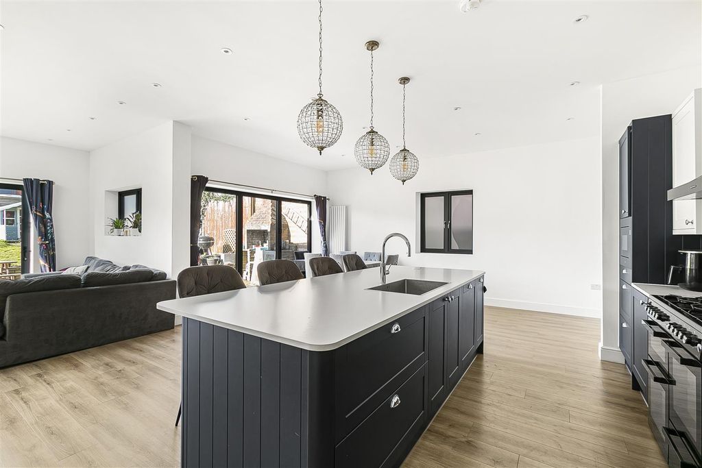 Property photo 2 of 31 Open Plan Kitchen/Dining Room