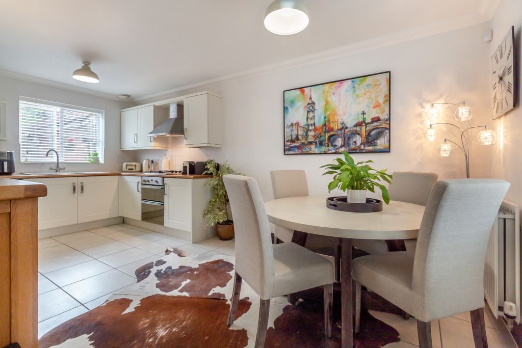 Property photo 3 of 26 8659646-Interior02